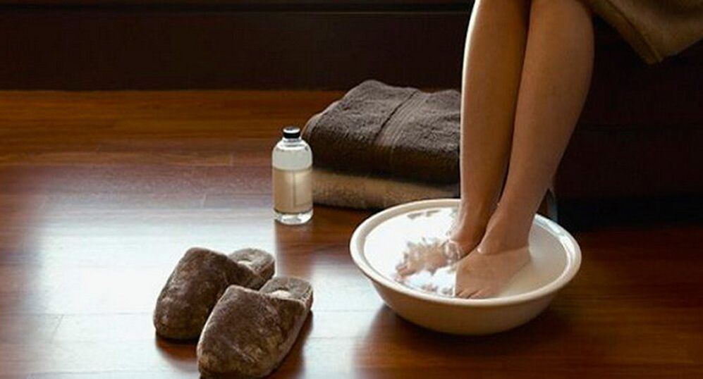 Desinfección de lo obvio y baño de pies para hongos.